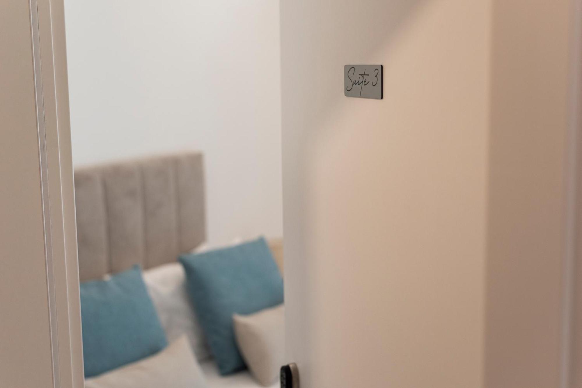 Madalena Hostel E Suites Фару Экстерьер фото