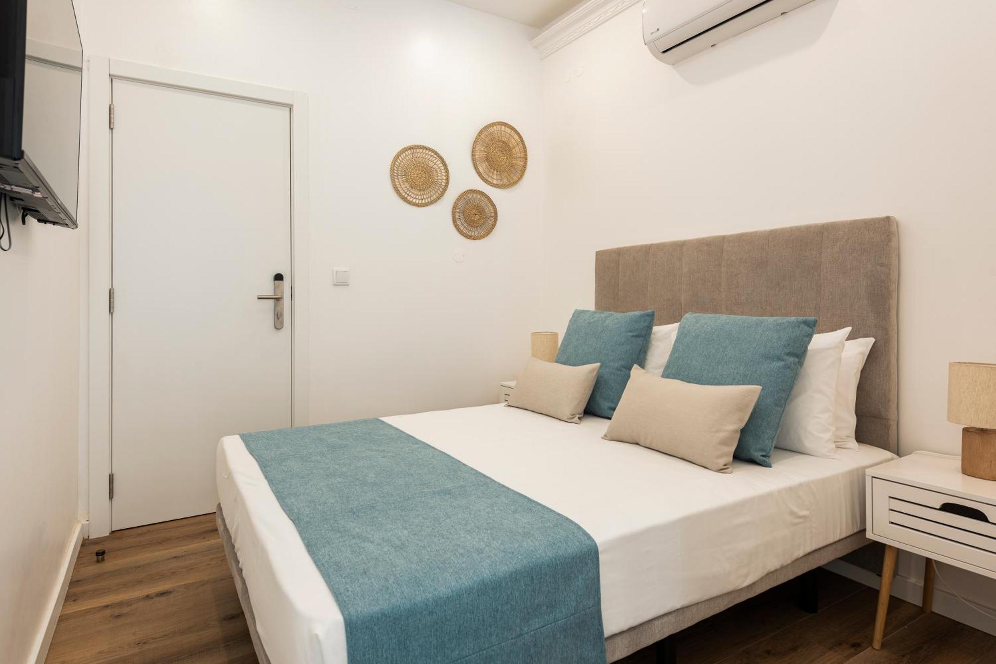 Madalena Hostel E Suites Фару Экстерьер фото