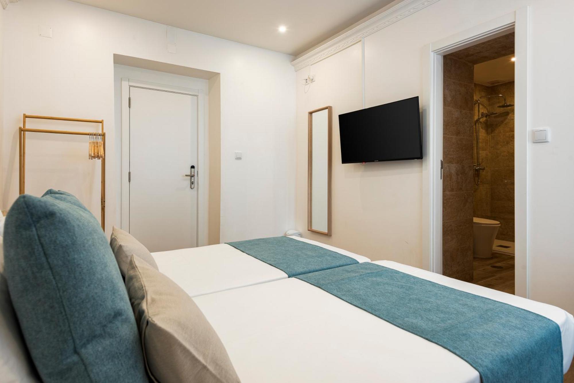Madalena Hostel E Suites Фару Экстерьер фото