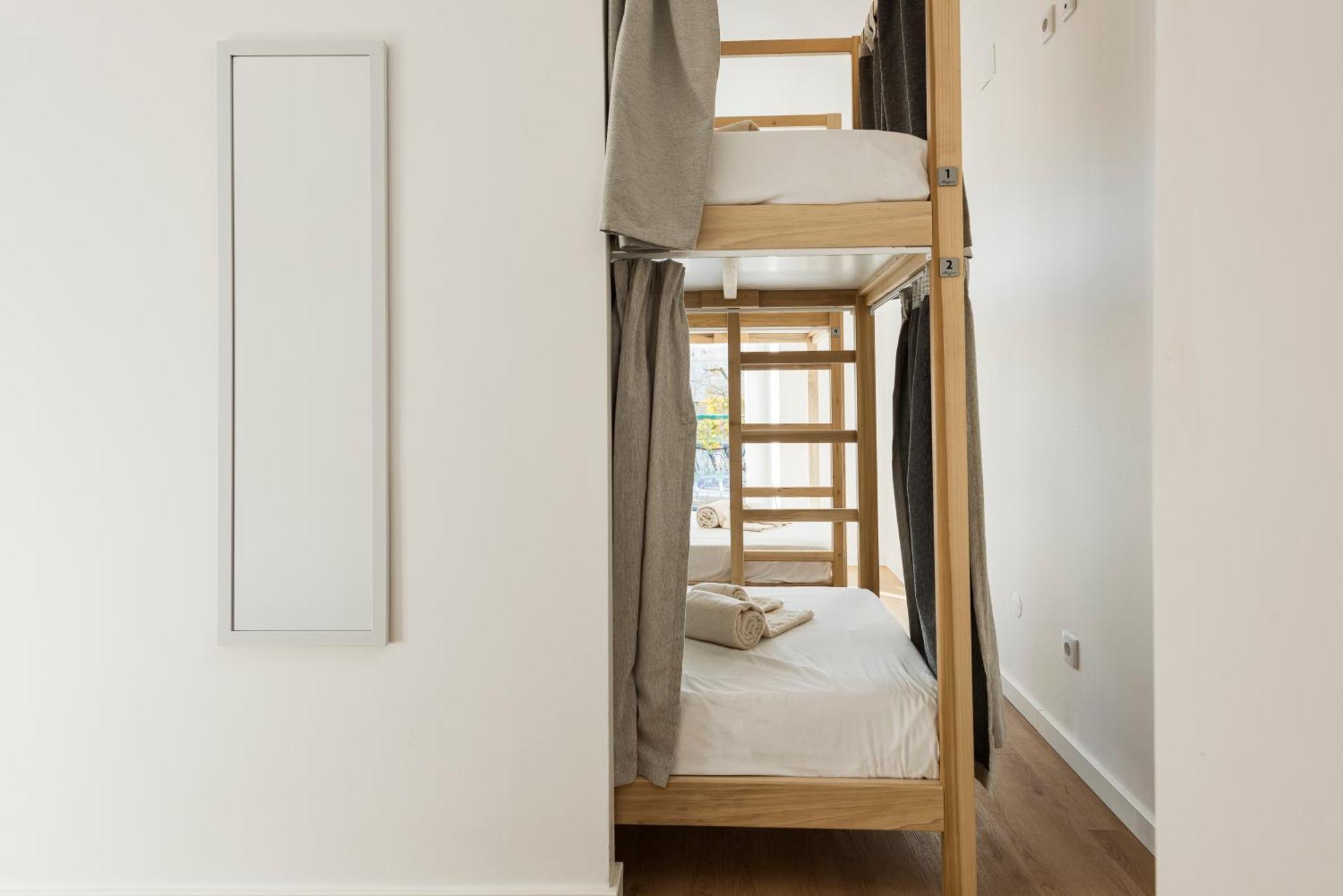 Madalena Hostel E Suites Фару Экстерьер фото