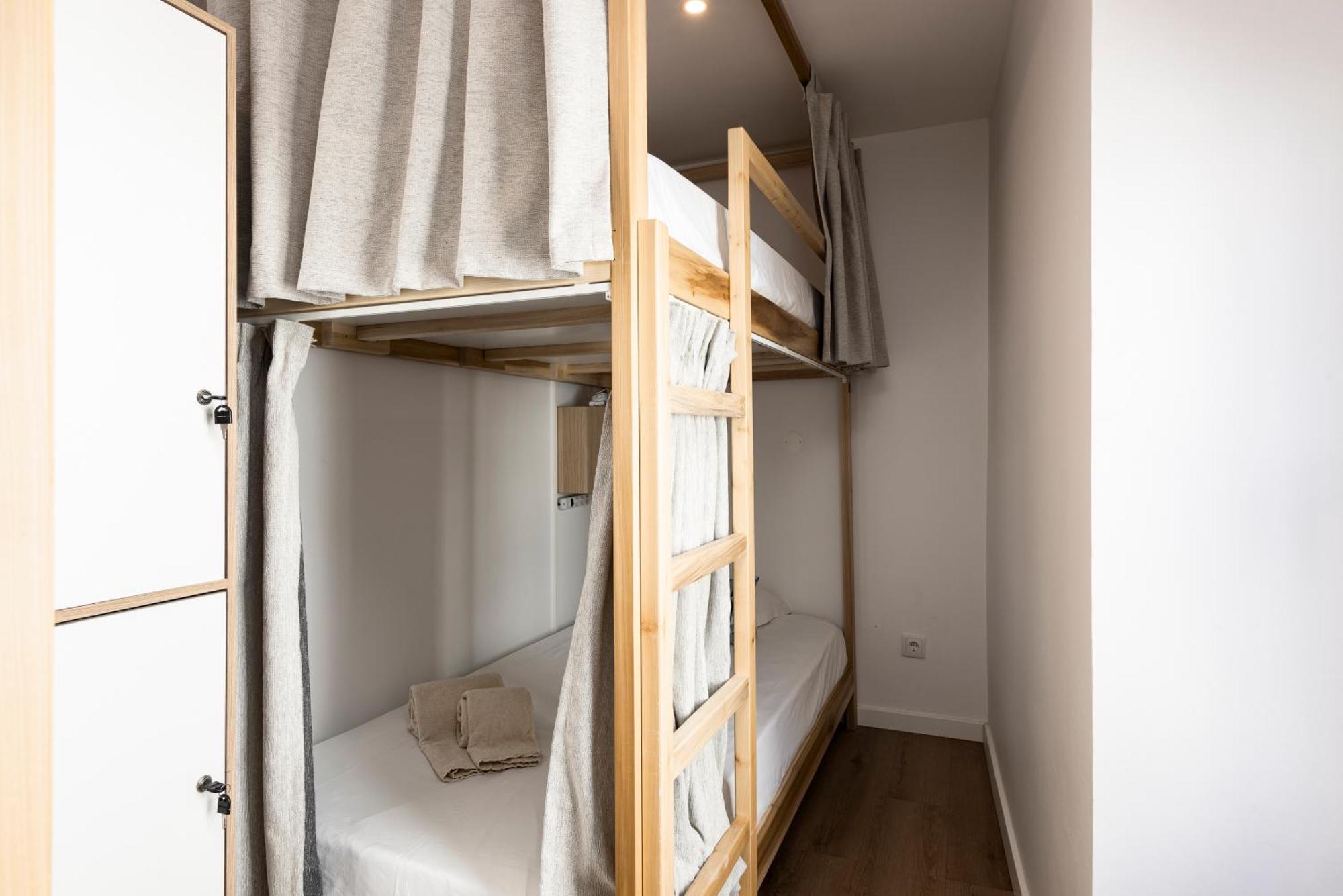 Madalena Hostel E Suites Фару Экстерьер фото