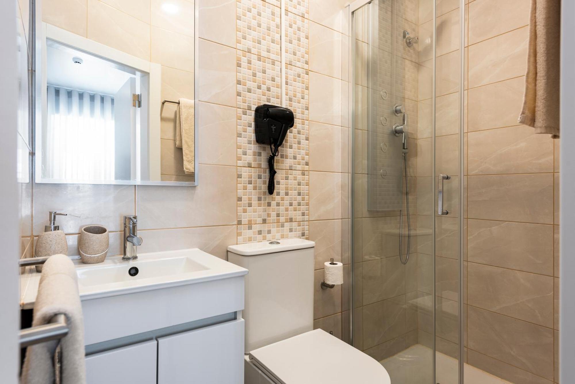 Madalena Hostel E Suites Фару Экстерьер фото