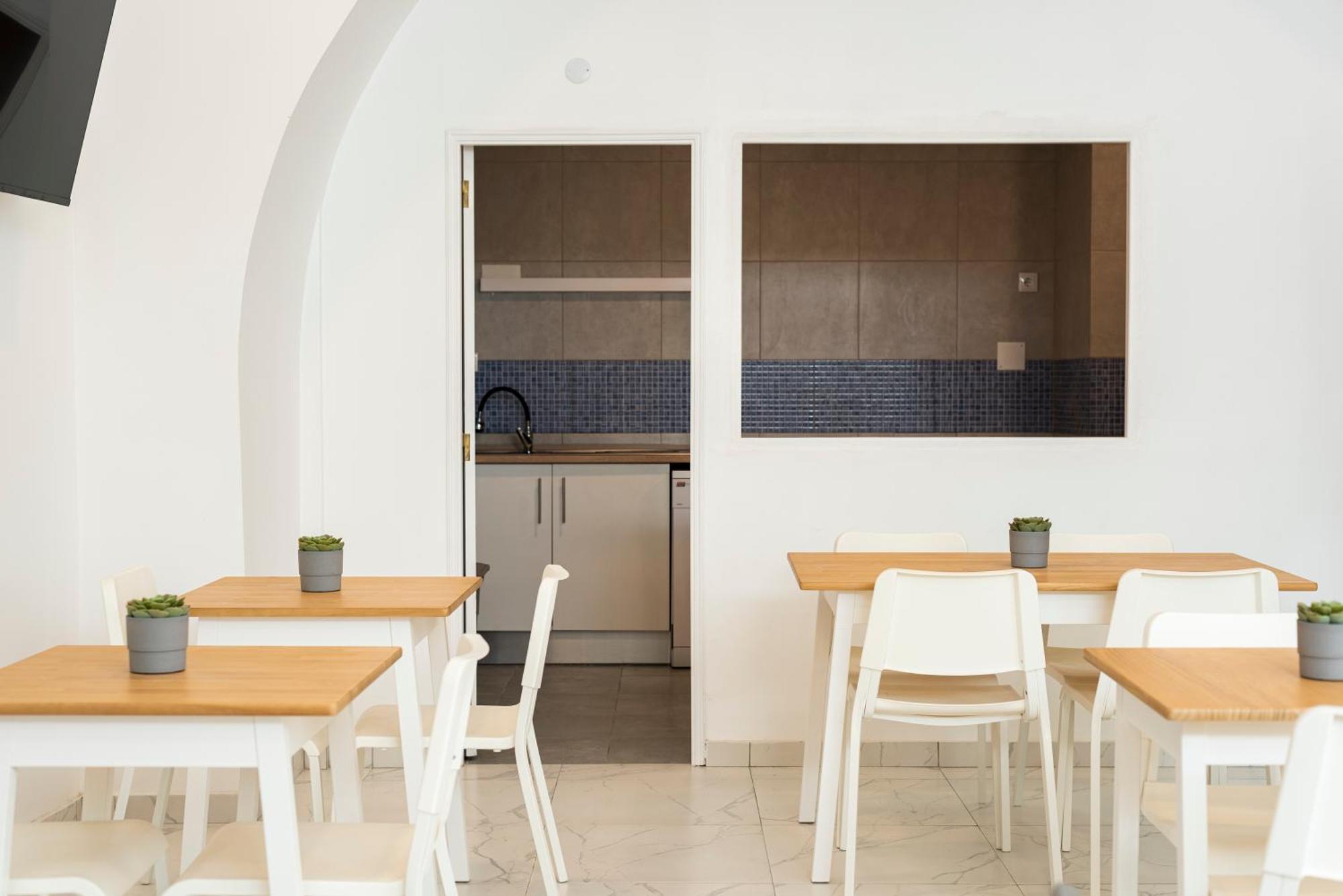Madalena Hostel E Suites Фару Экстерьер фото