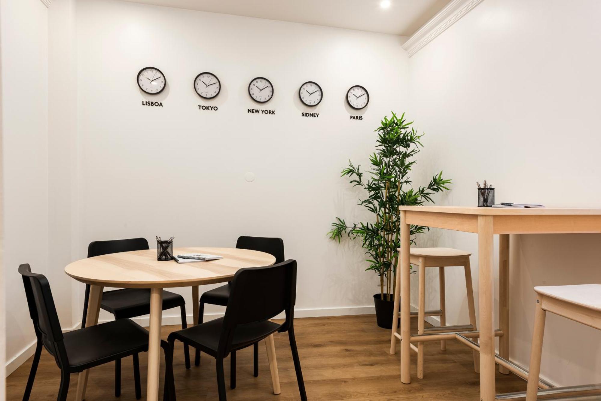 Madalena Hostel E Suites Фару Экстерьер фото