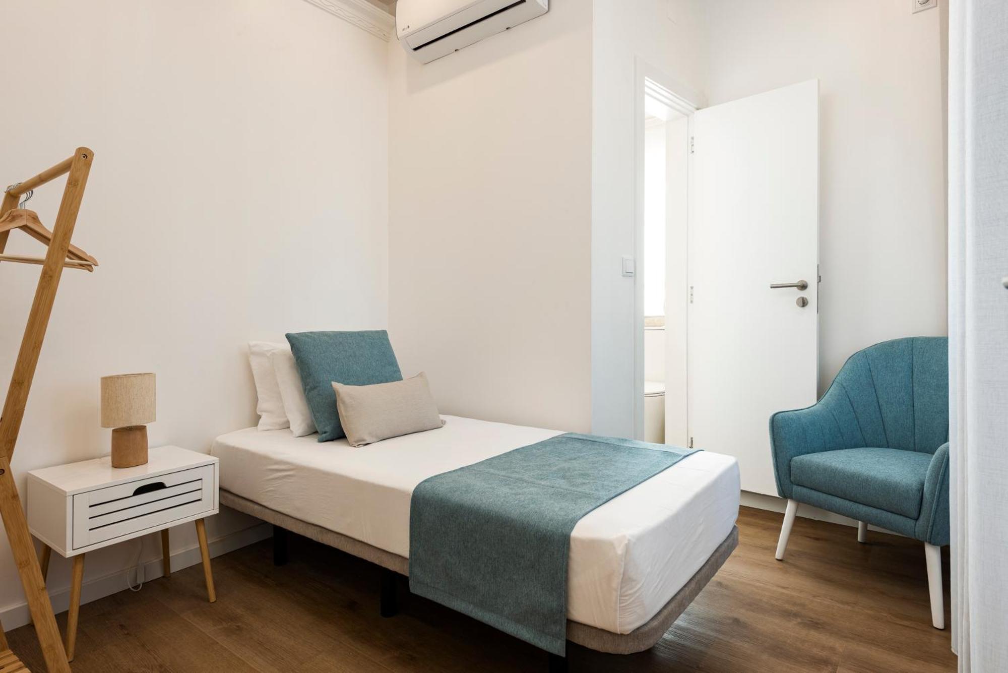Madalena Hostel E Suites Фару Экстерьер фото
