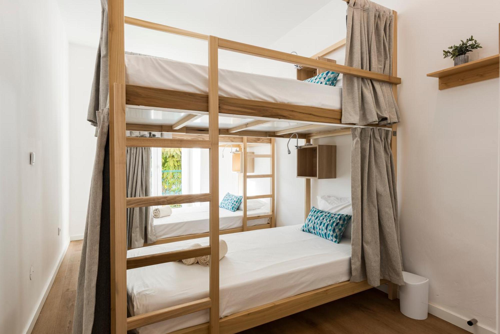 Madalena Hostel E Suites Фару Экстерьер фото