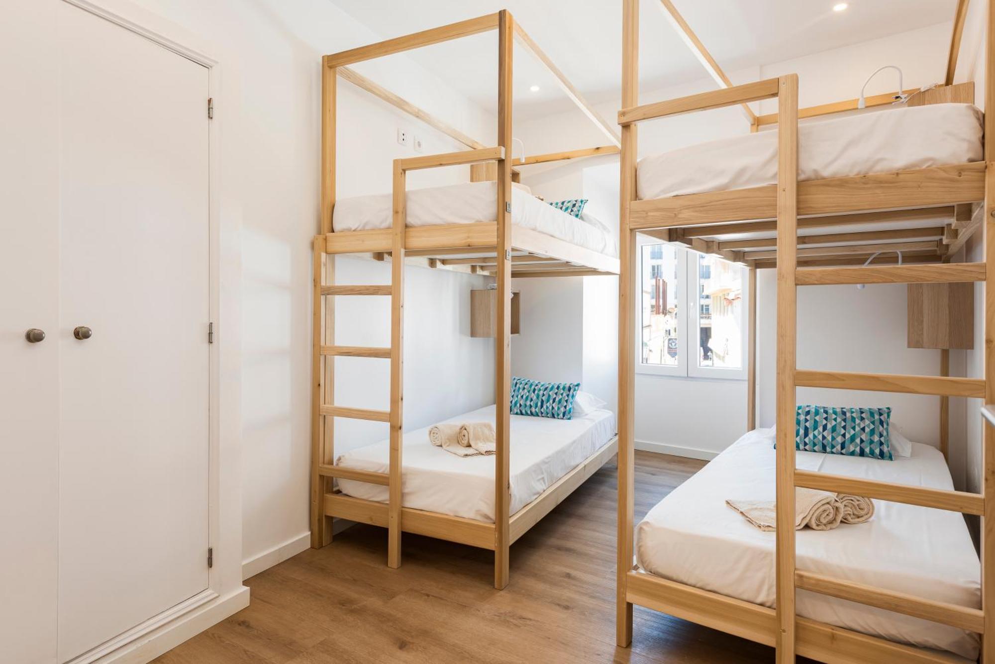 Madalena Hostel E Suites Фару Экстерьер фото