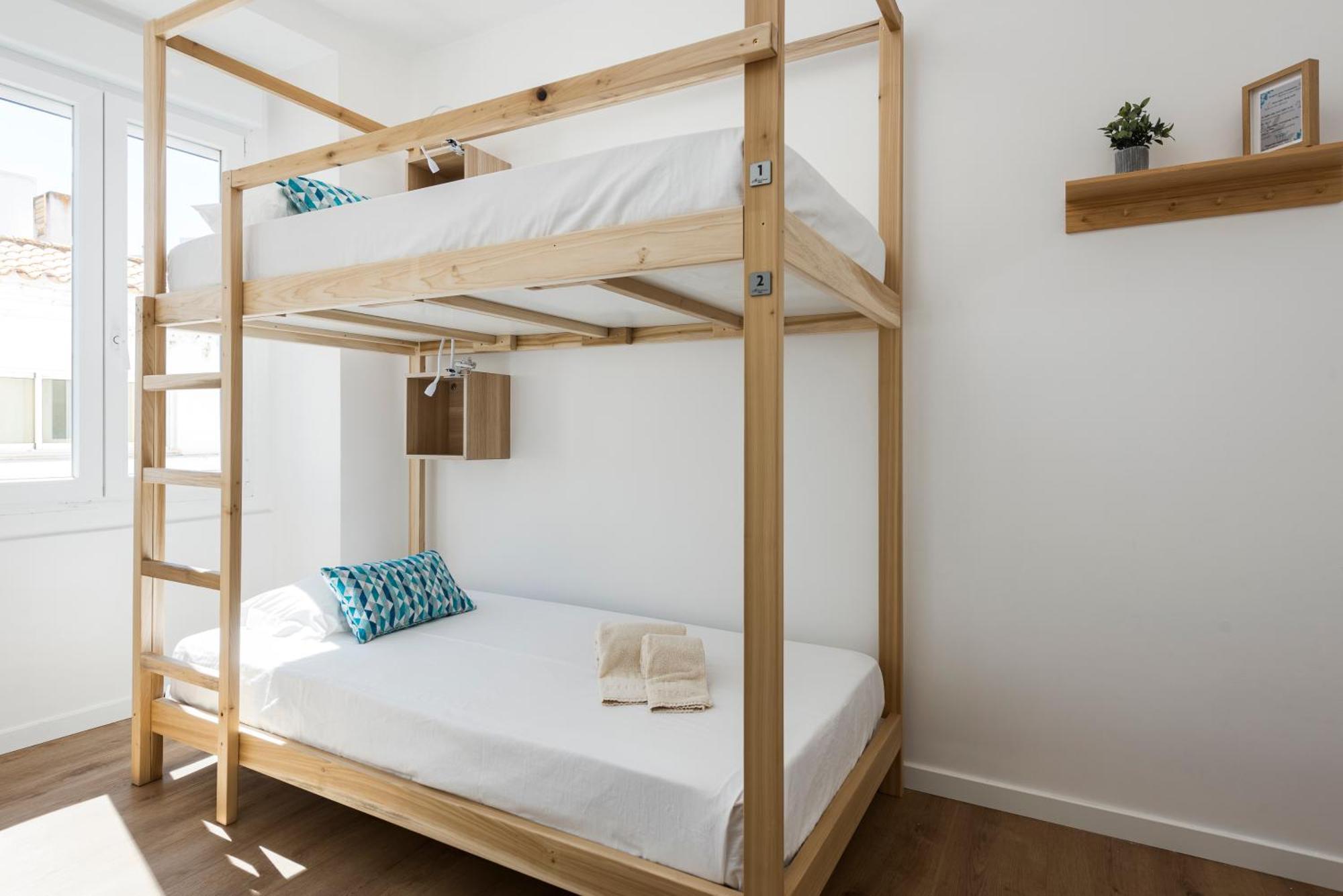 Madalena Hostel E Suites Фару Экстерьер фото