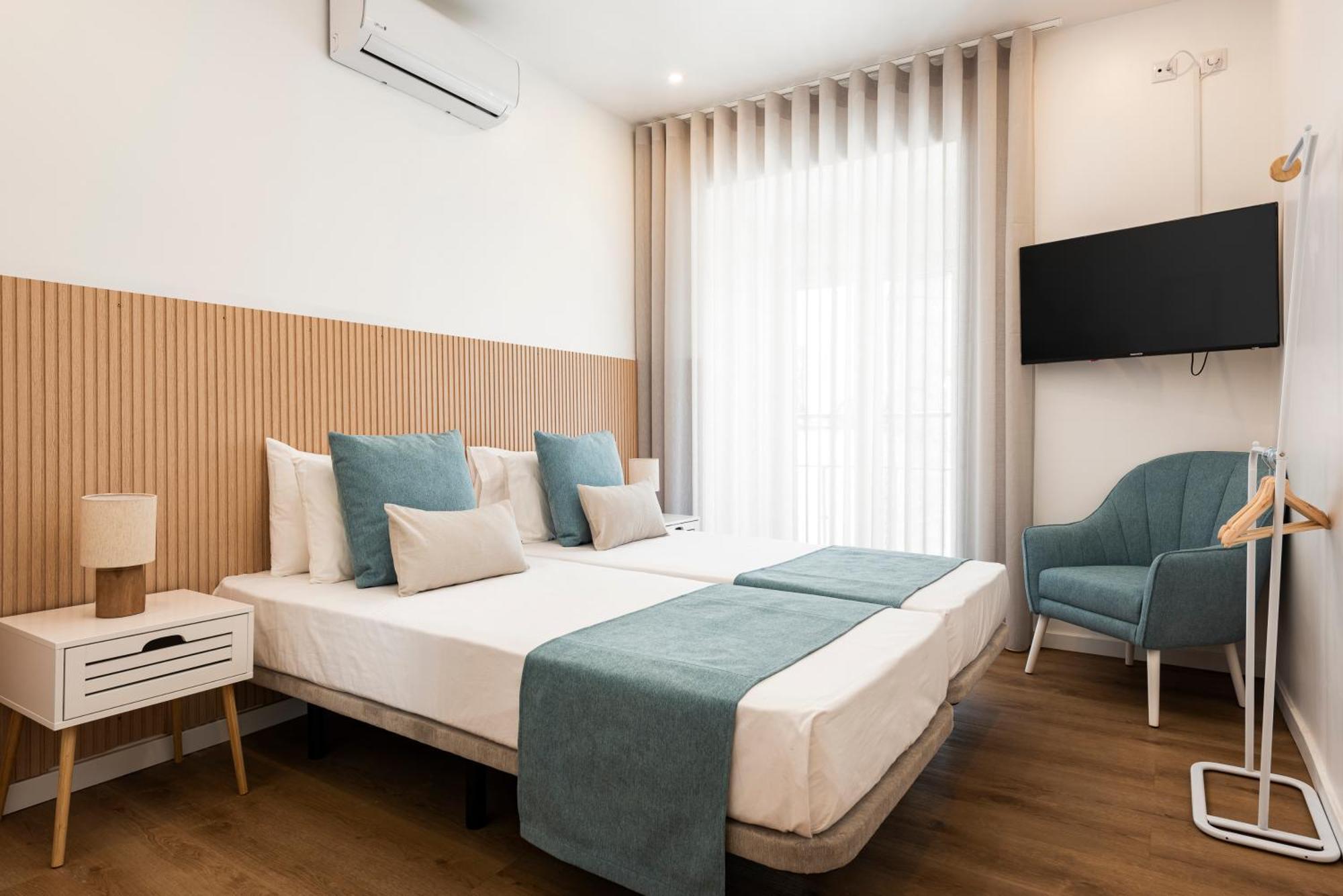 Madalena Hostel E Suites Фару Экстерьер фото