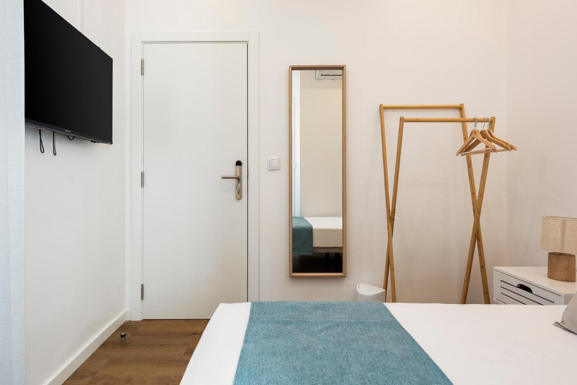 Madalena Hostel E Suites Фару Экстерьер фото