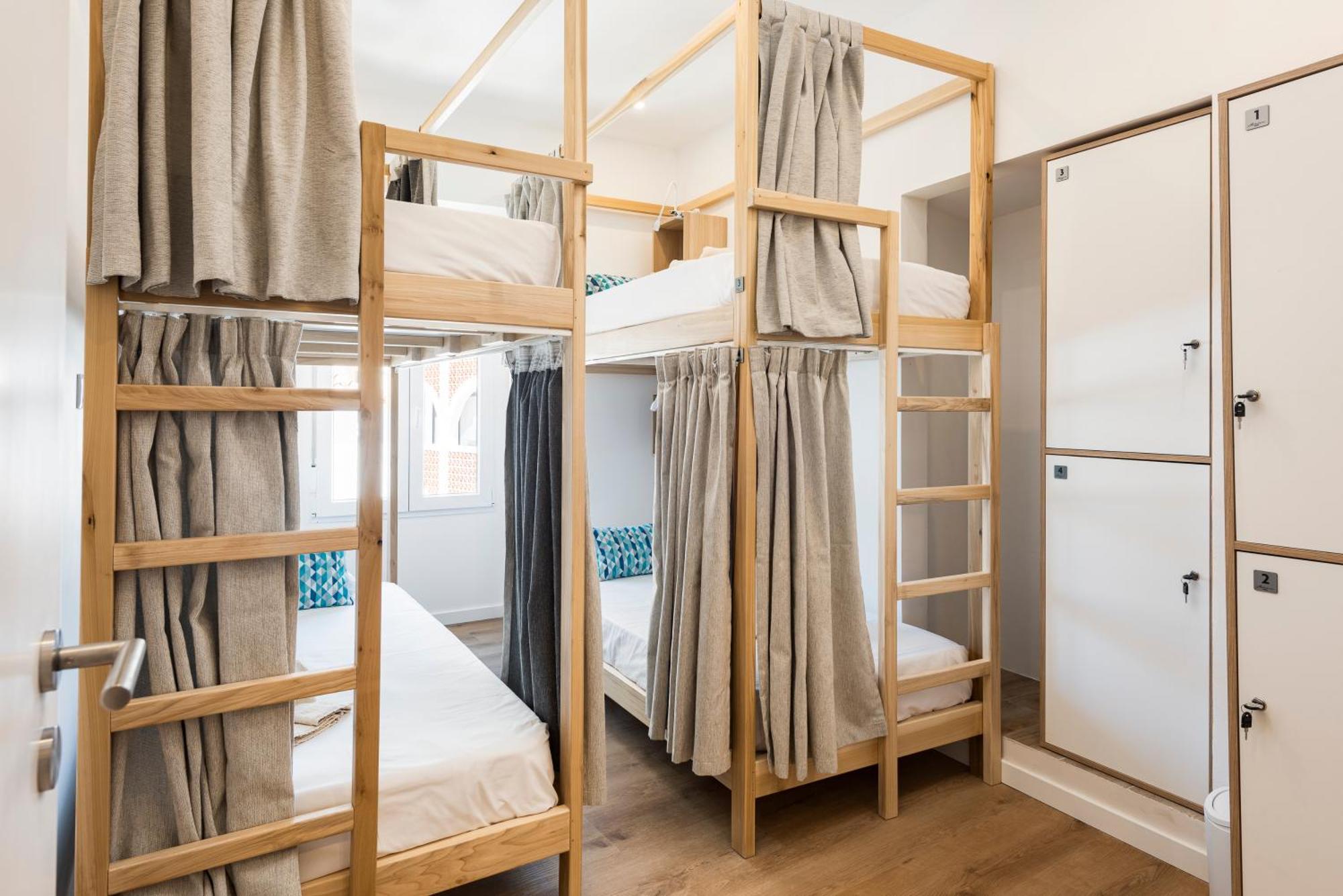Madalena Hostel E Suites Фару Экстерьер фото